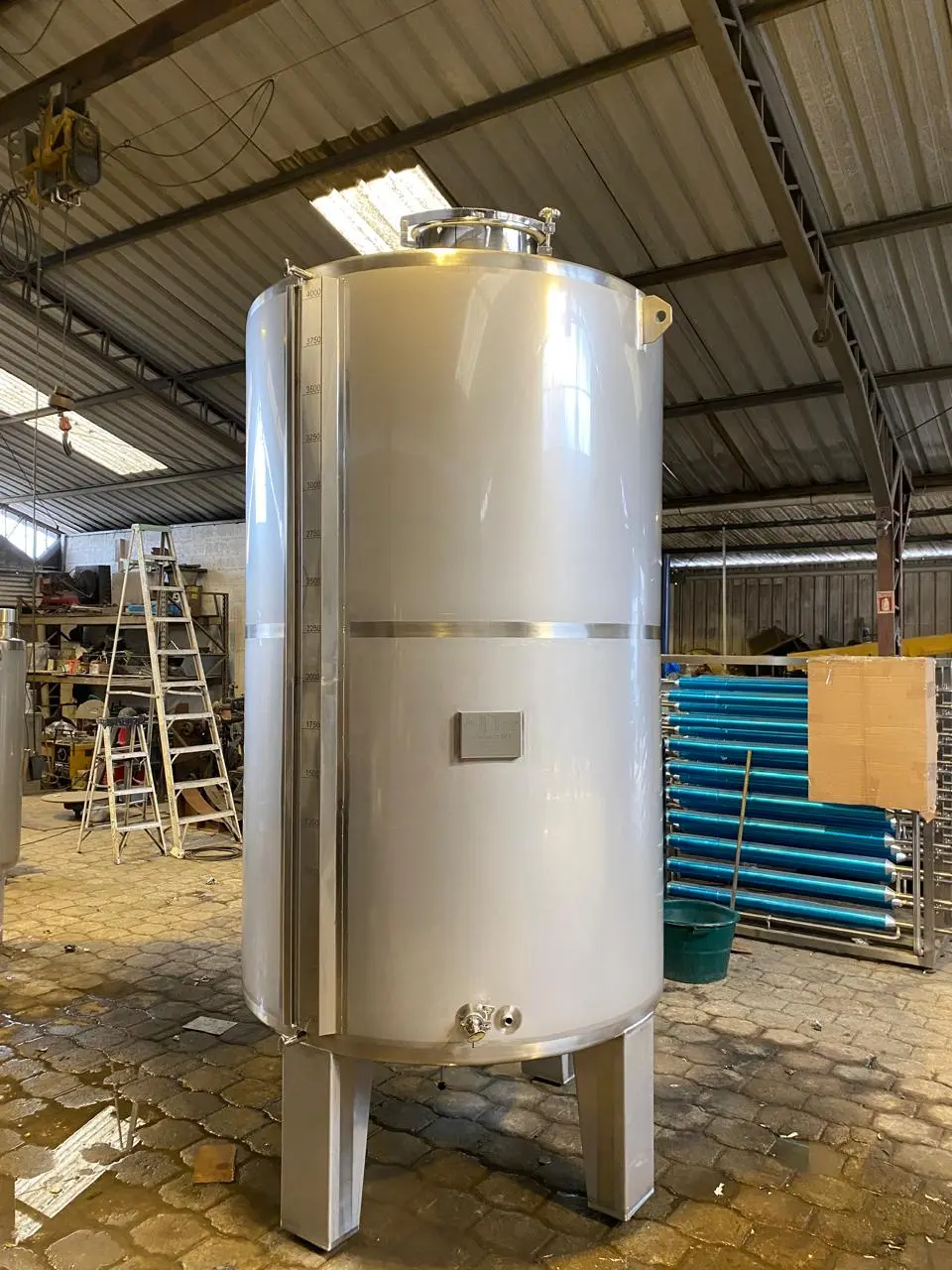 Tanque para almacenamiento de 3000 L con aislamiento